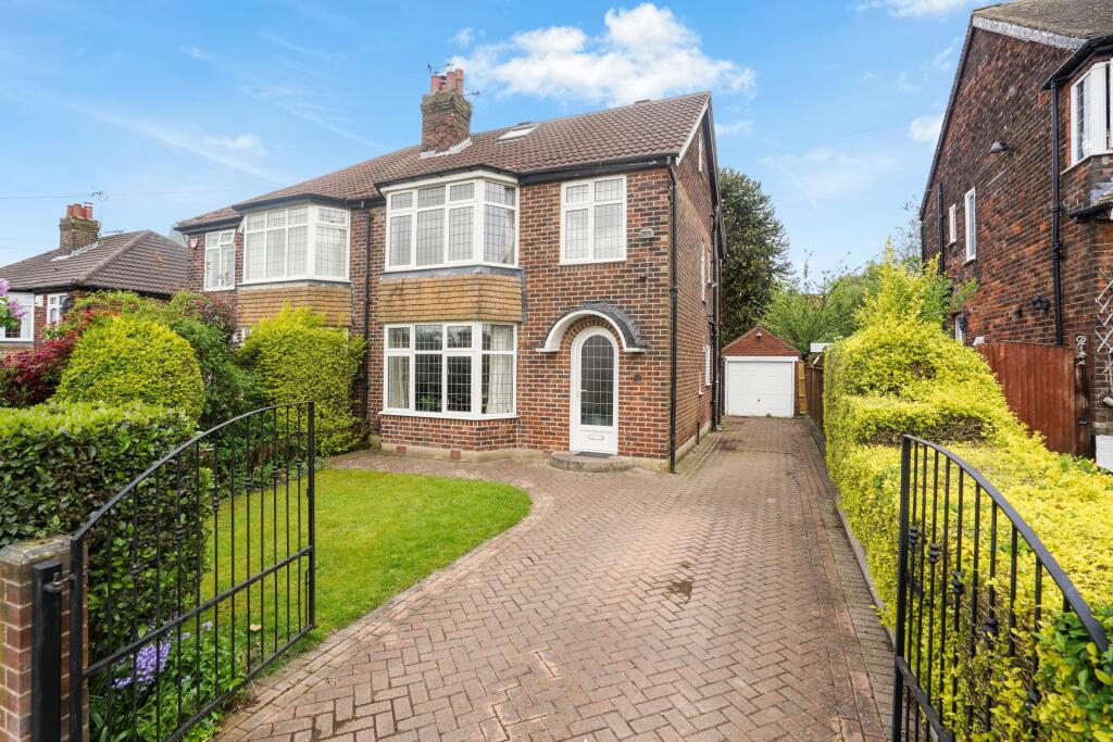4 bedroom semidetached house for sale in Carr Manor View, Moortown, LS17
