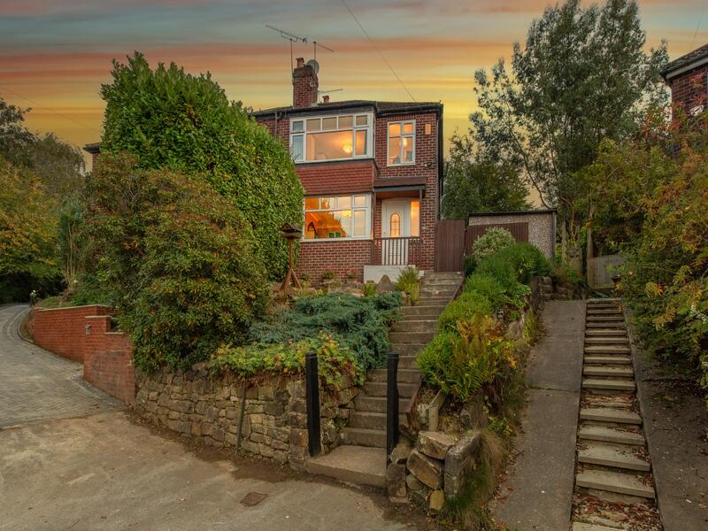 Main image of property: Carrholm Mount, LS7