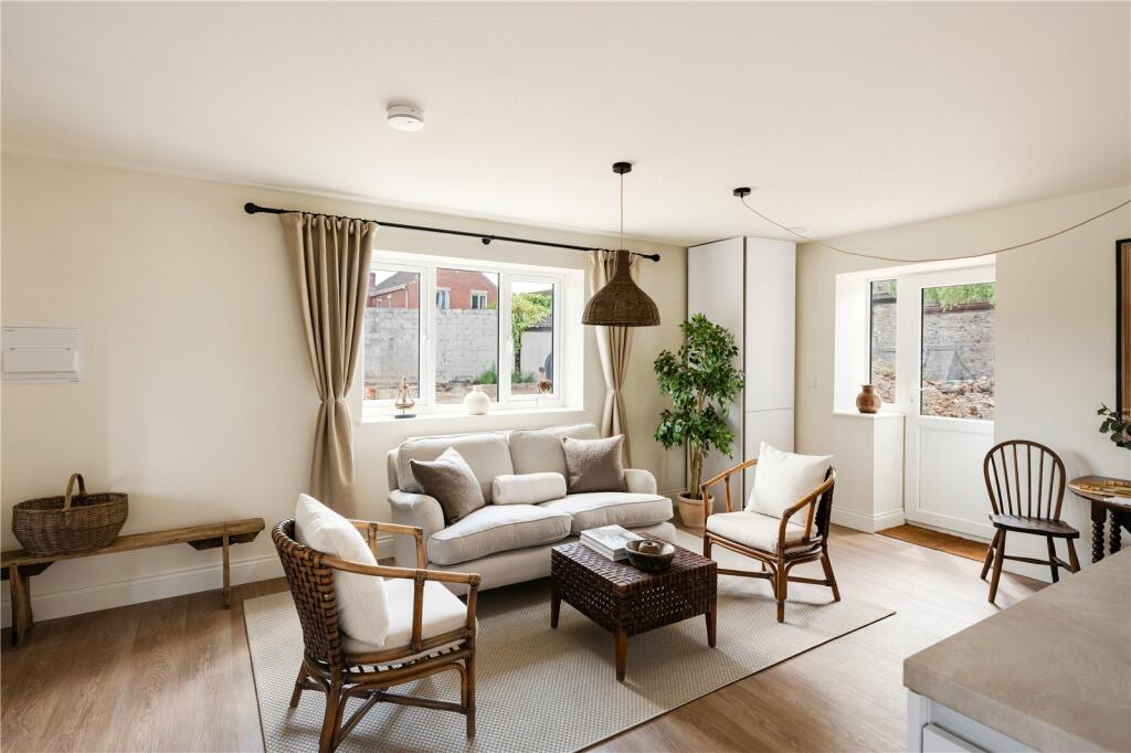 3 bedroom apartment for sale in Willow Tree Apartments, Station Road