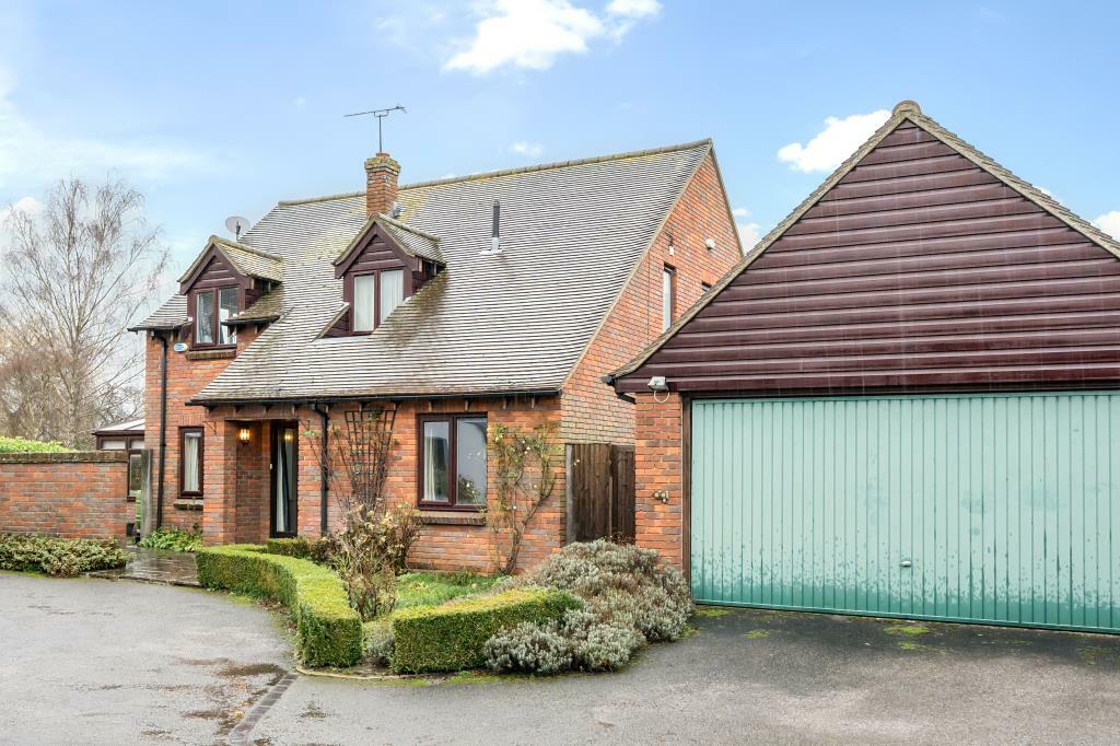 4 bedroom detached house for sale in Thame, Oxfordshire, OX9