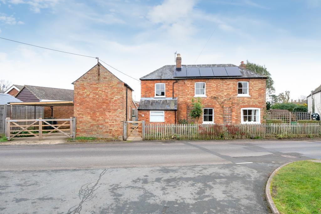 Main image of property: Oakley Village, Buckinghamshire, HP18