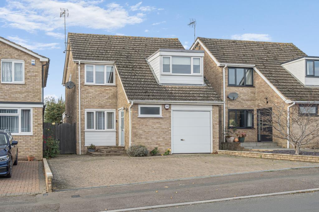 Main image of property: Cromwell Avenue, Thame, Oxfordshire, OX9