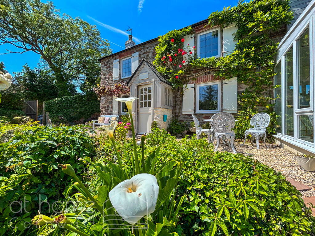 Main image of property: Perrancoombe, Near Perranporth, TR6 - Sunshine All Day, 1 Mile from beach!