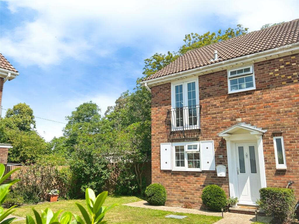 Main image of property: Oaks Close, East Cowes, Isle of Wight