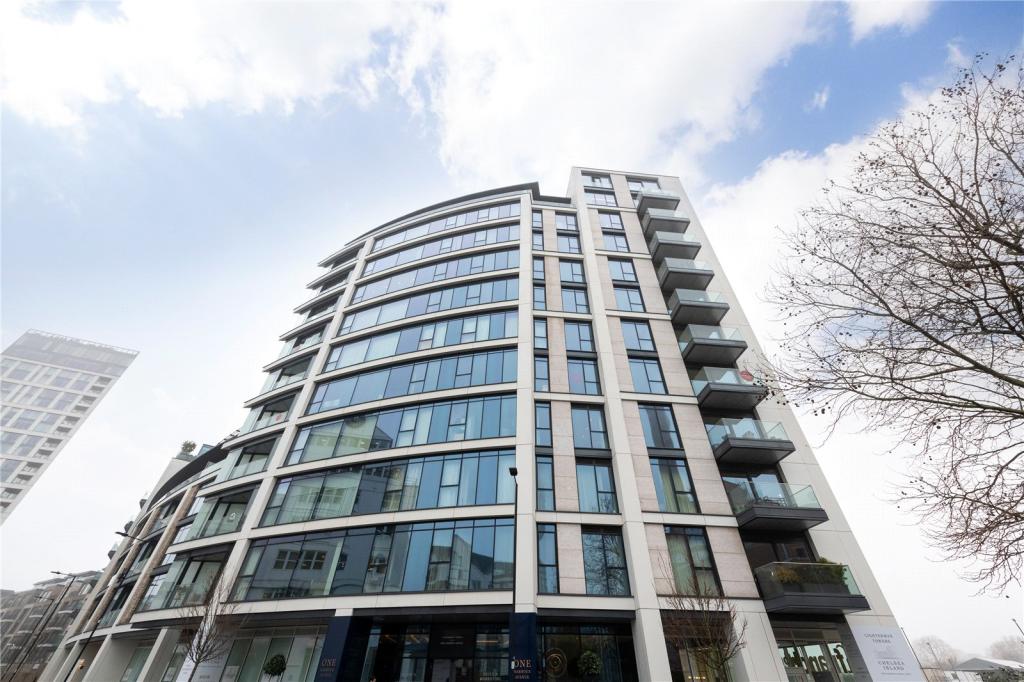 1 bedroom apartment for sale in Harbour Avenue, Lighterman Towers
