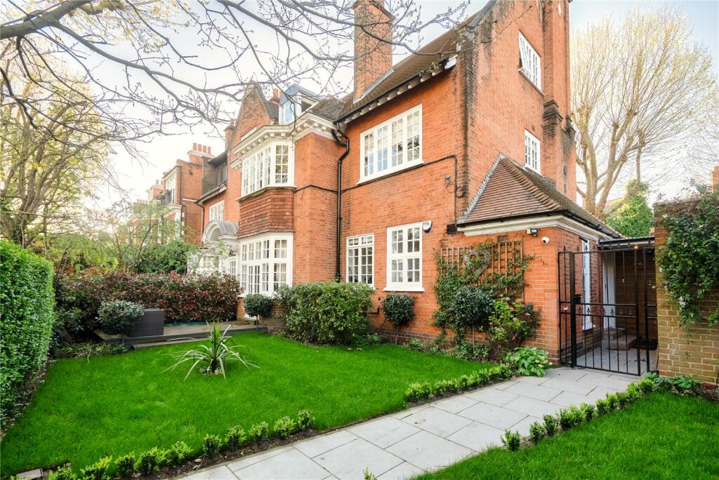 2 bedroom apartment for sale in Elsworthy Road, Primrose Hill, London, NW3