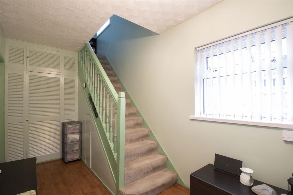 3 bedroom semidetached house for sale in Machen Close, Risca, Newport