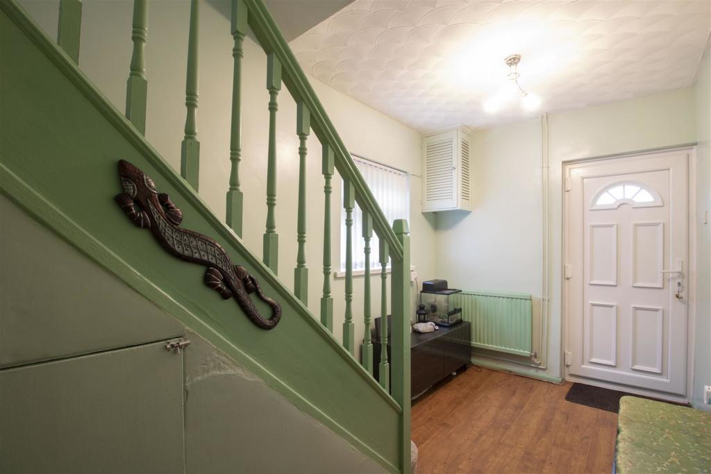 3 bedroom semidetached house for sale in Machen Close, Risca, Newport