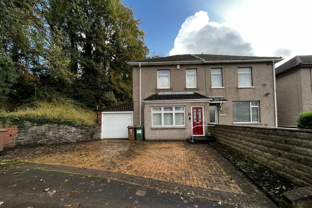 3 bedroom semidetached house for sale in Manor Road, Risca, Newport, NP11
