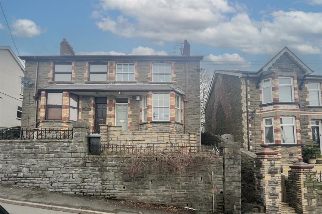 3 bedroom semidetached house for sale in Pantyresk Road, Abercarn, NP11