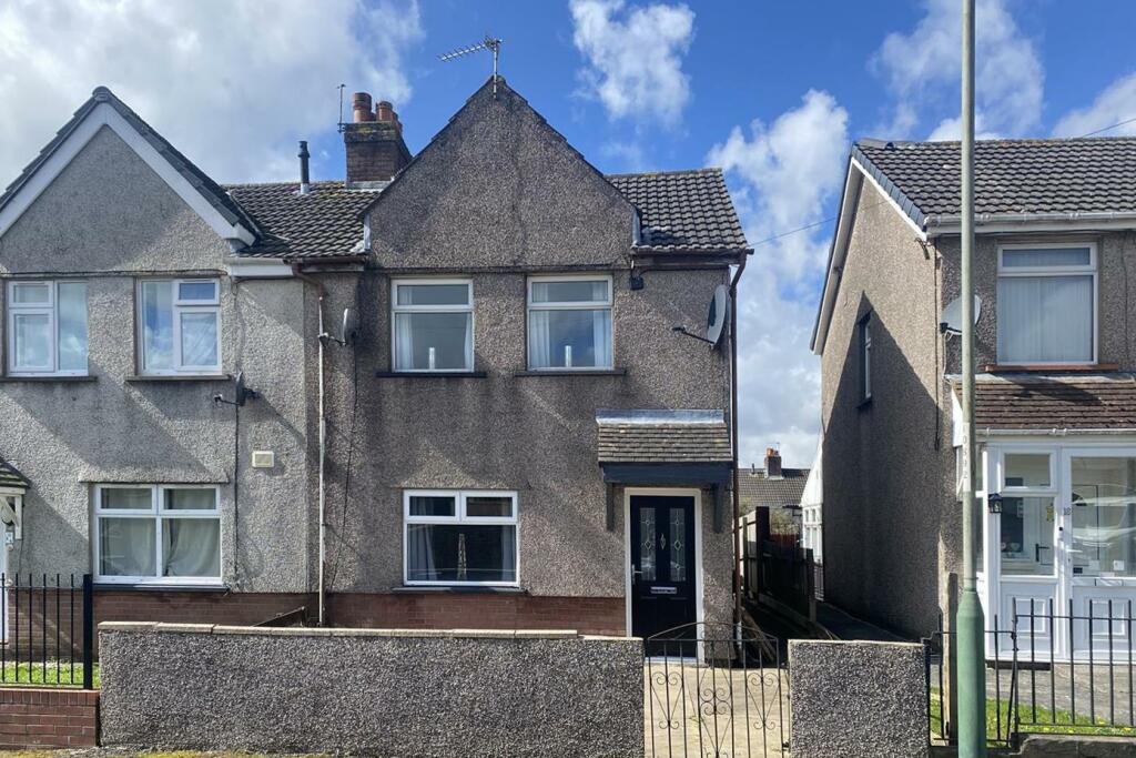 3 bedroom semidetached house for sale in Derwendeg Avenue, Cefn