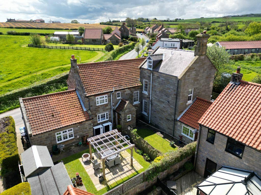 6 bedroom detached house for sale in Newholm Green Farm, Newholm, YO21
