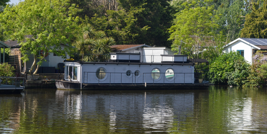 Main image of property: Taggs Island, Hampton, Middlesex, TW12