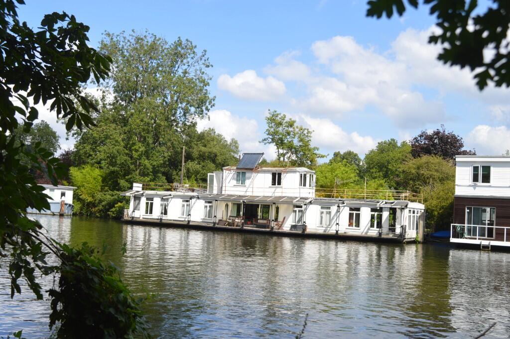Main image of property: Taggs Island, Hampton, Middlesex, TW12
