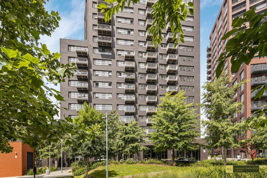 Main image of property: A Parking Space in London City island