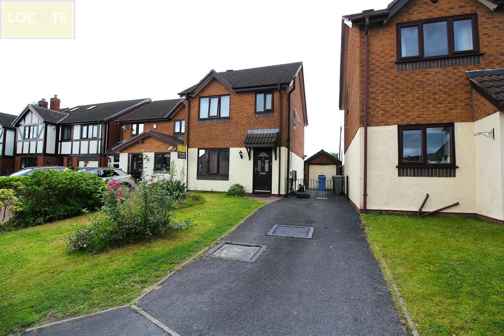 3 bedroom detached house for sale in Stile Close, Flixton, M41