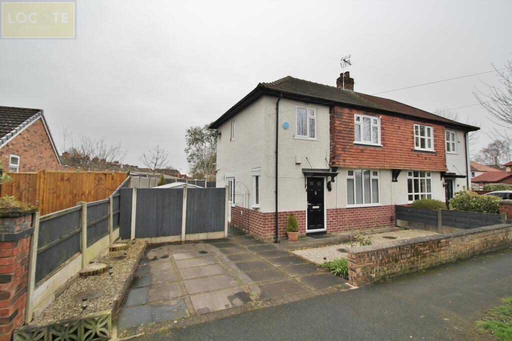 3 bedroom semidetached house for sale in Goldsworthy Road, Flixton, M41