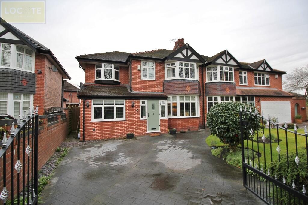 4 bedroom semidetached house for sale in Davyhulme Road, Urmston