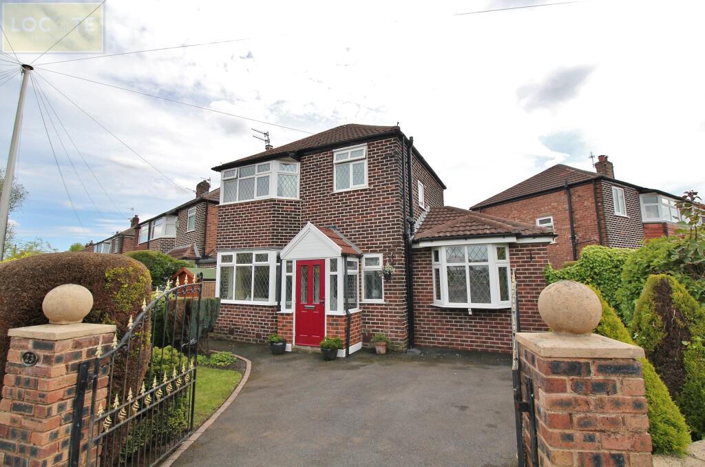 3 bedroom detached house for sale in Lawrence Road, Flixton, M41