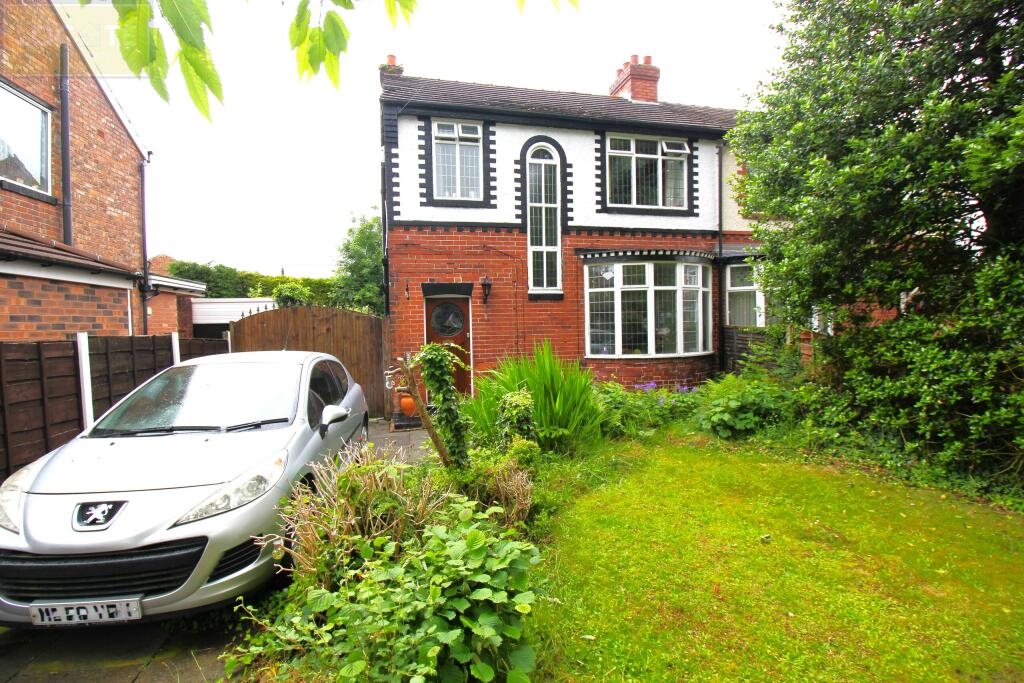 3 bedroom semidetached house for sale in Hazel Grove Urmston, M41