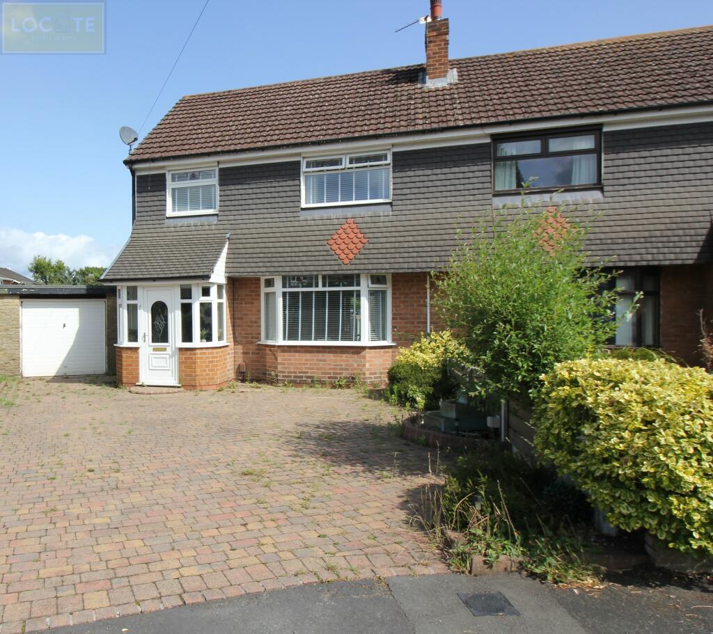 3 bedroom semidetached house for sale in Coberley Avenue Davyhulme, M41