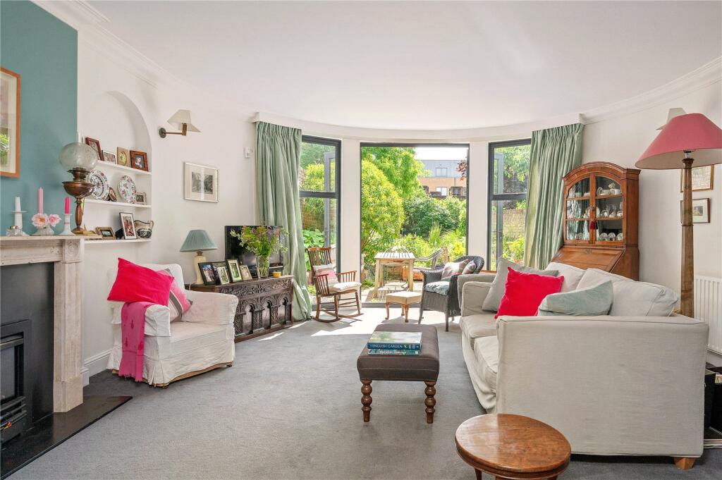 Main image of property: Highbury Place, London, N5