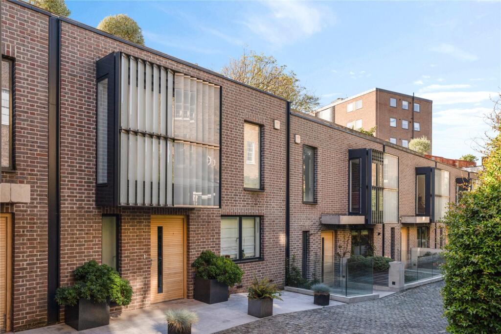 Main image of property: River Street Mews, Clerkenwell, London, EC1R