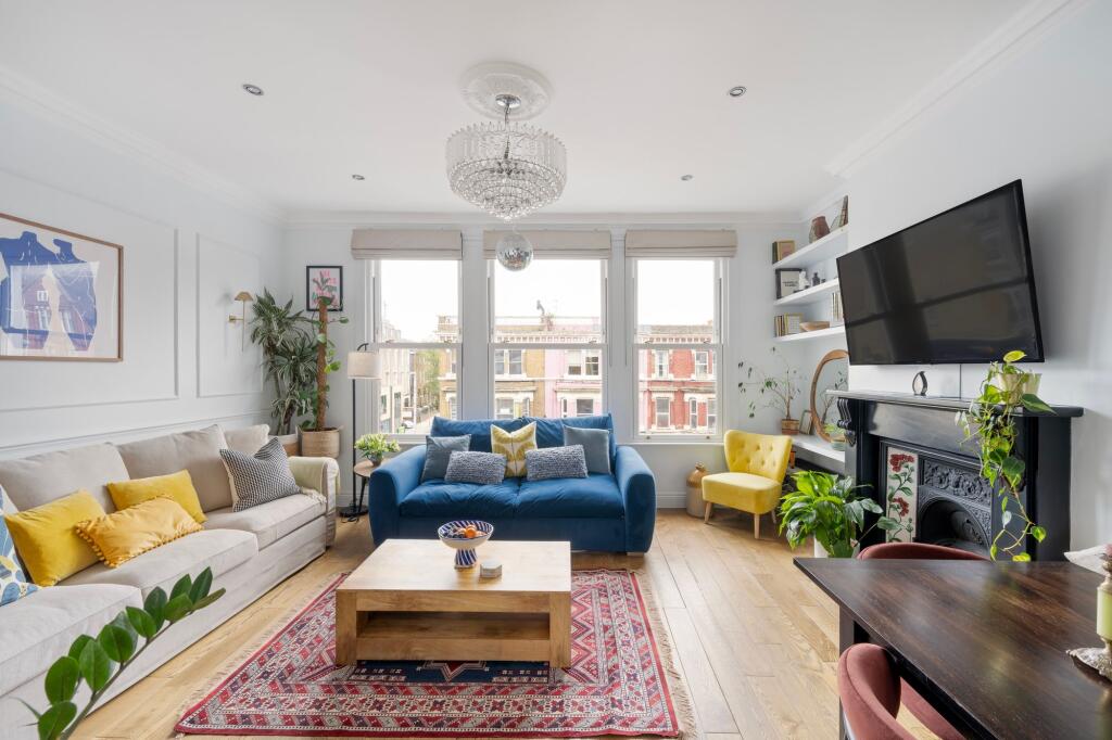 Main image of property: Lavender Hill, Clapham Junction, SW11