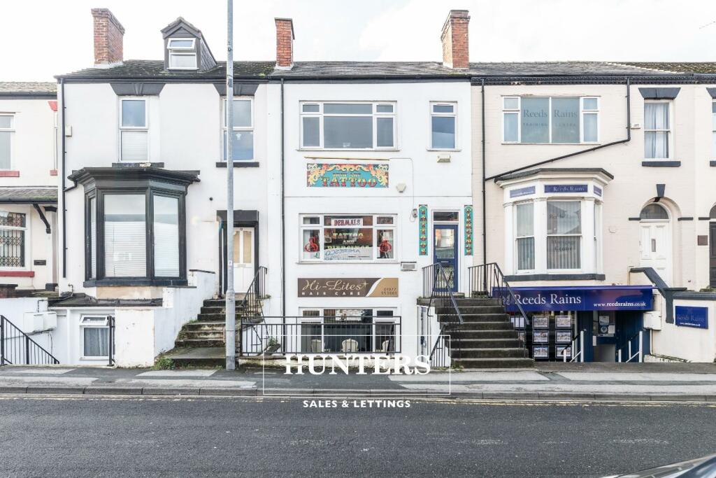 Commercial property for rent in Wesley Street, Castleford, WF10
