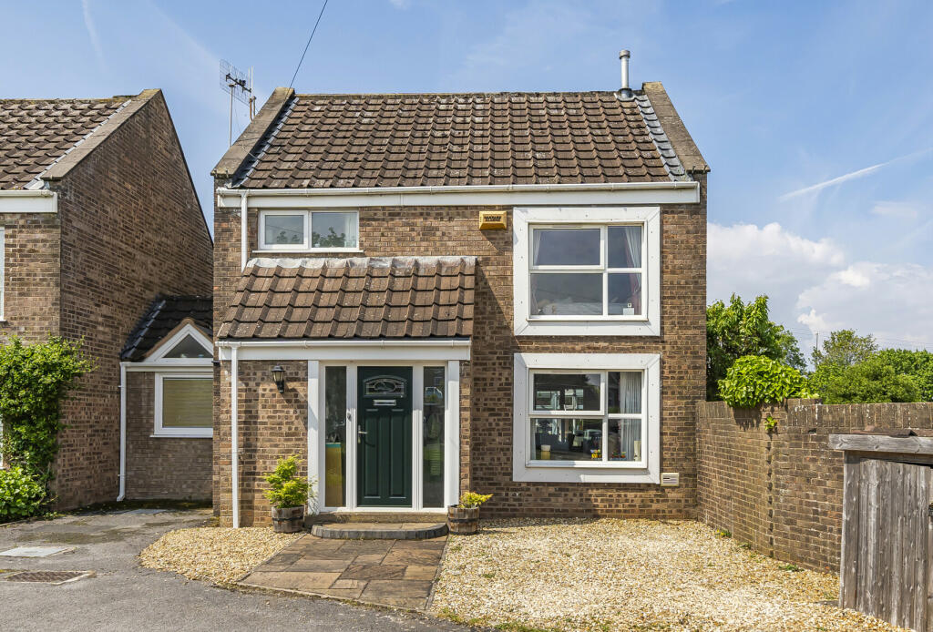 3 bedroom link detached house for sale in Beechwood Road, Eastonin