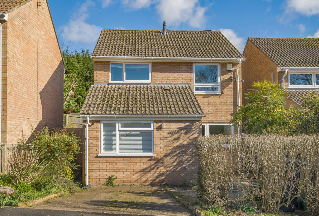Main image of property: Gardeners Walk, Long Ashton, Bristol, North Somerset, BS41