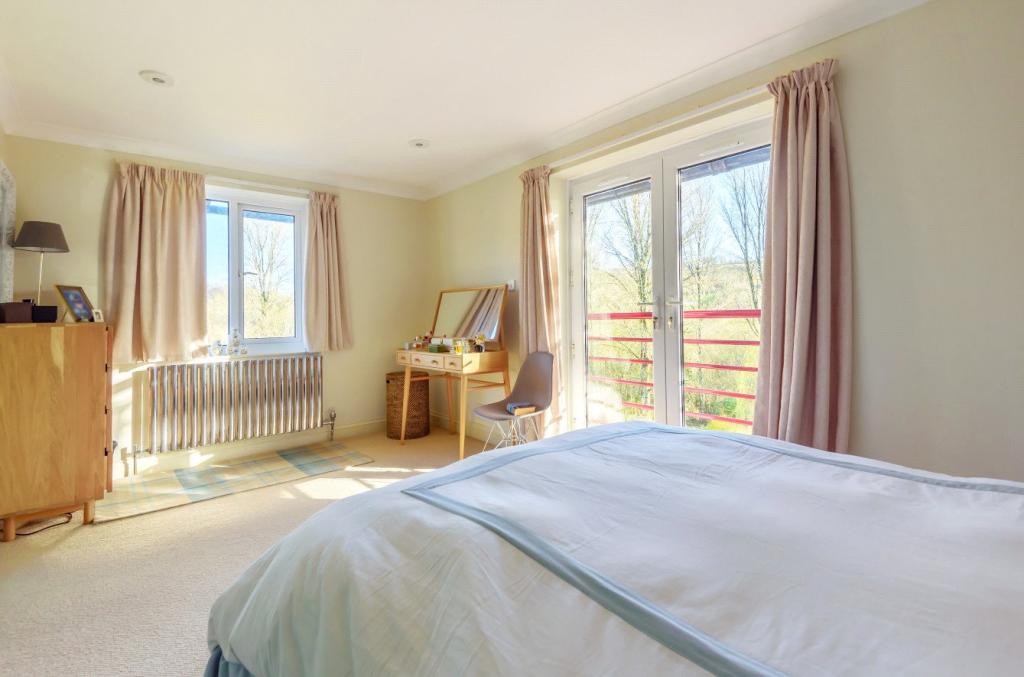 4 bedroom detached house for sale in Lakeside Avenue, Llandrindod Wells
