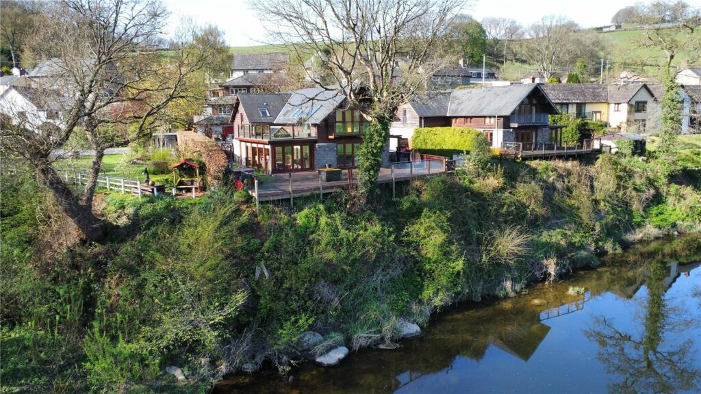 5 bedroom detached house for sale in Erwood, Builth Wells, Powys, LD2