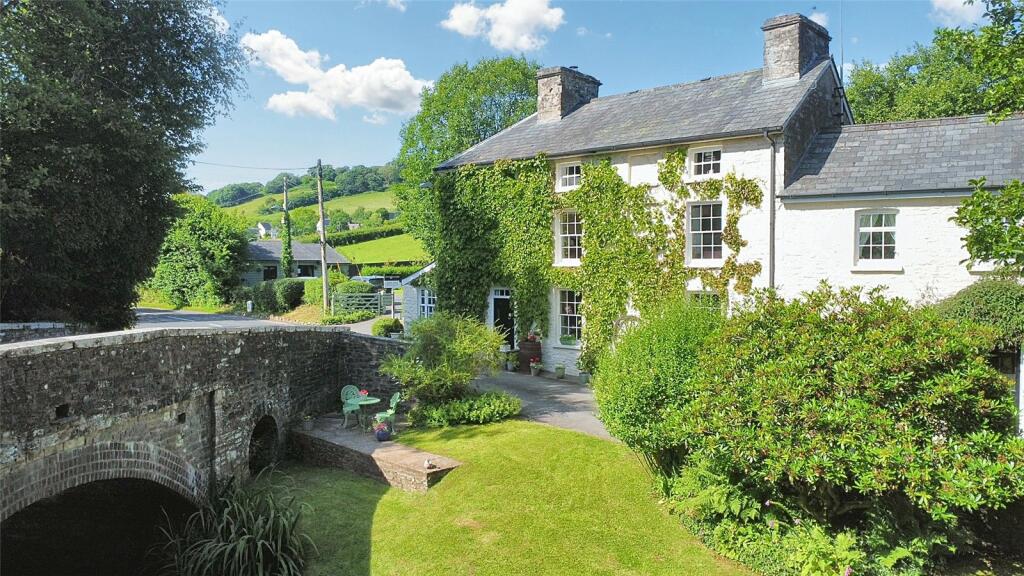 5 bedroom semidetached house for sale in Lower Chapel, Brecon, Powys, LD3
