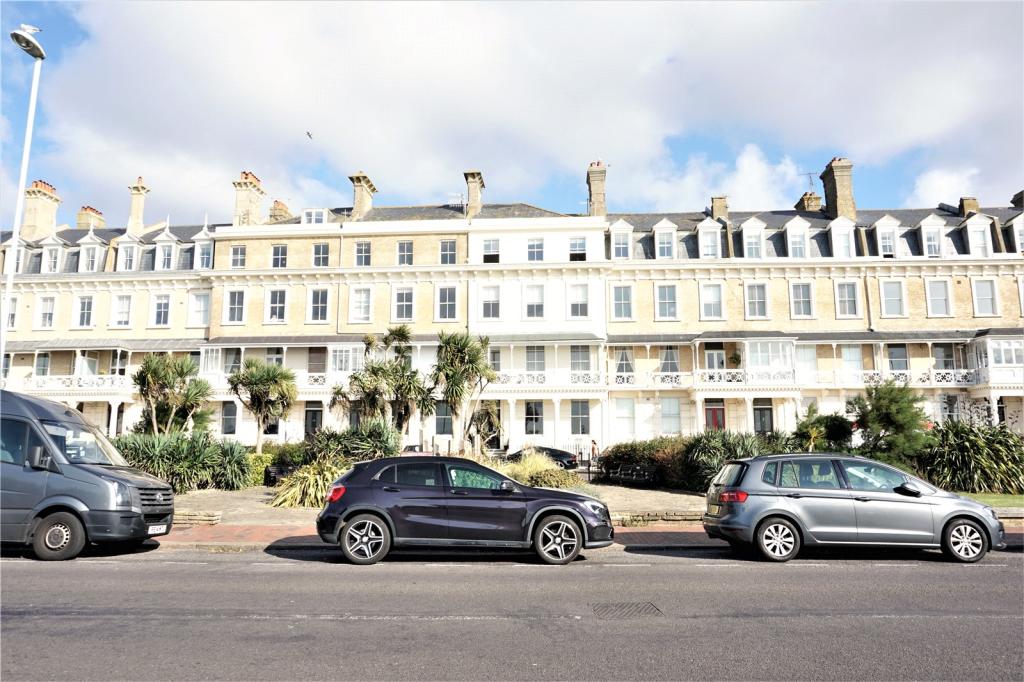 Studio flat for sale in Heene Terrace, Worthing, BN11