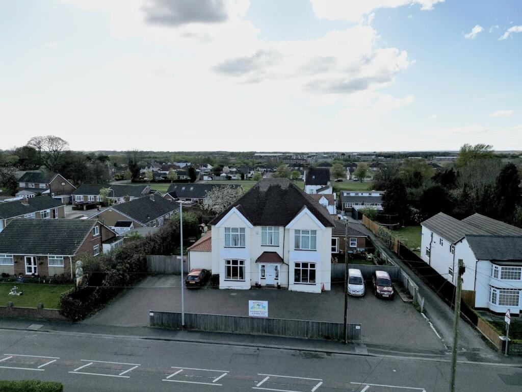 Main image of property: 462 Thornaby Road, Thornaby, Stockton-on-Tees, TS17 8QH