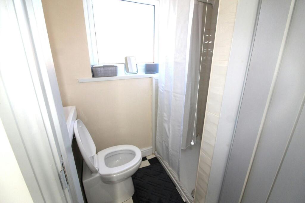 55 redcar en suite.JPG