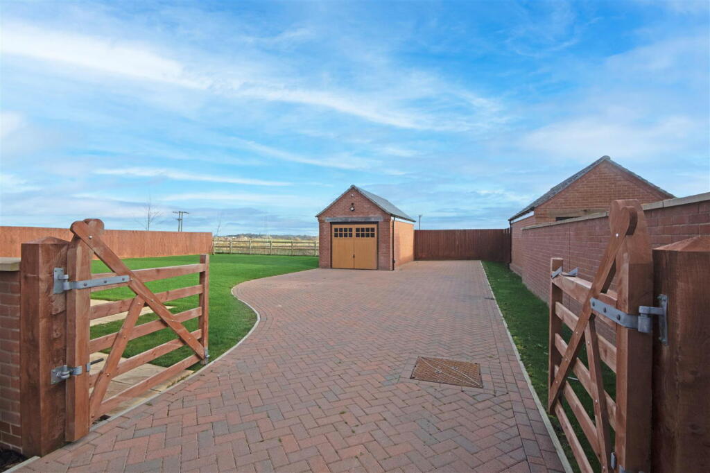 Additional property image - Manor Lane, Harlaston, Tamworth