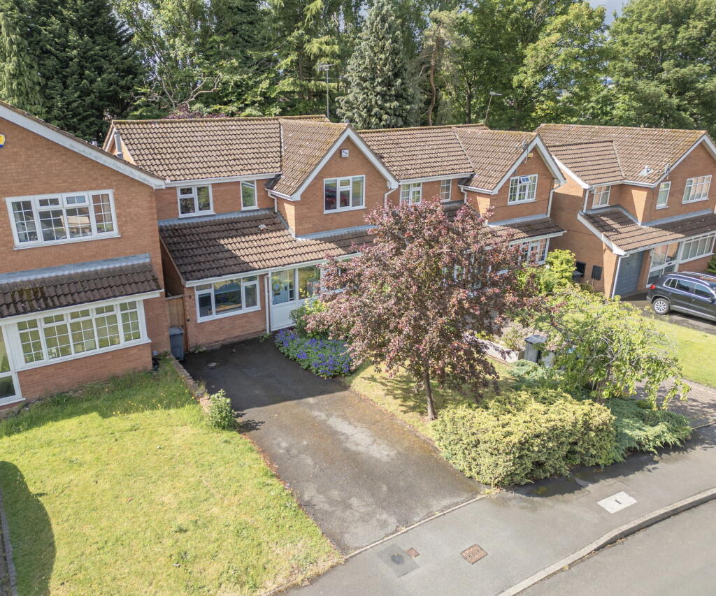 Main image of property: Hallot Close, Birmingham, B23 5YW