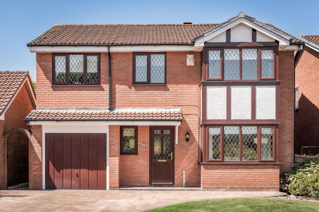 Main image of property: Foxlands Drive, Sutton Coldfield, B72 1YZ