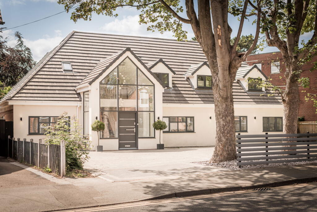 Main image of property: Lichfield Road, Sutton Coldfield, B74 4BZ