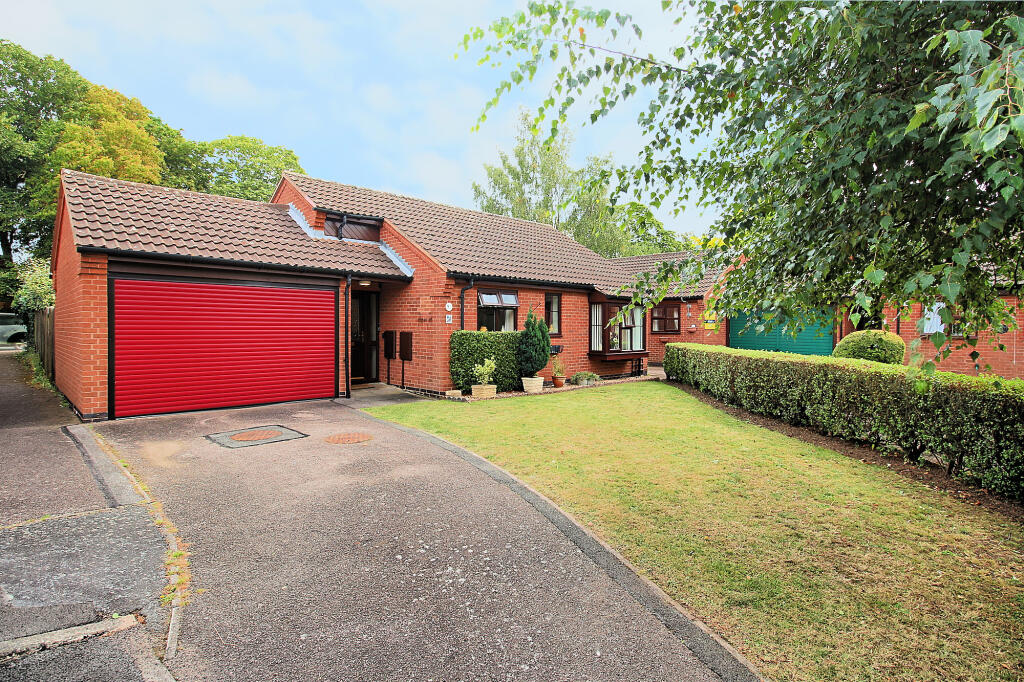 2 bedroom bungalow for sale in Bluebell Close, Queniborough, LE7