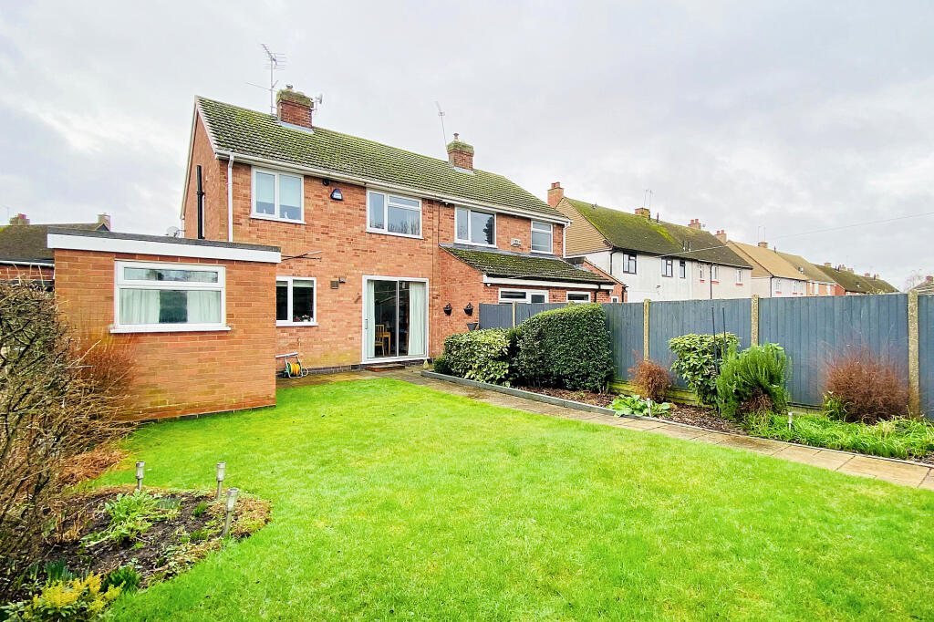 3 bedroom semidetached house for sale in Charnwood Avenue, Thurmaston, LE4