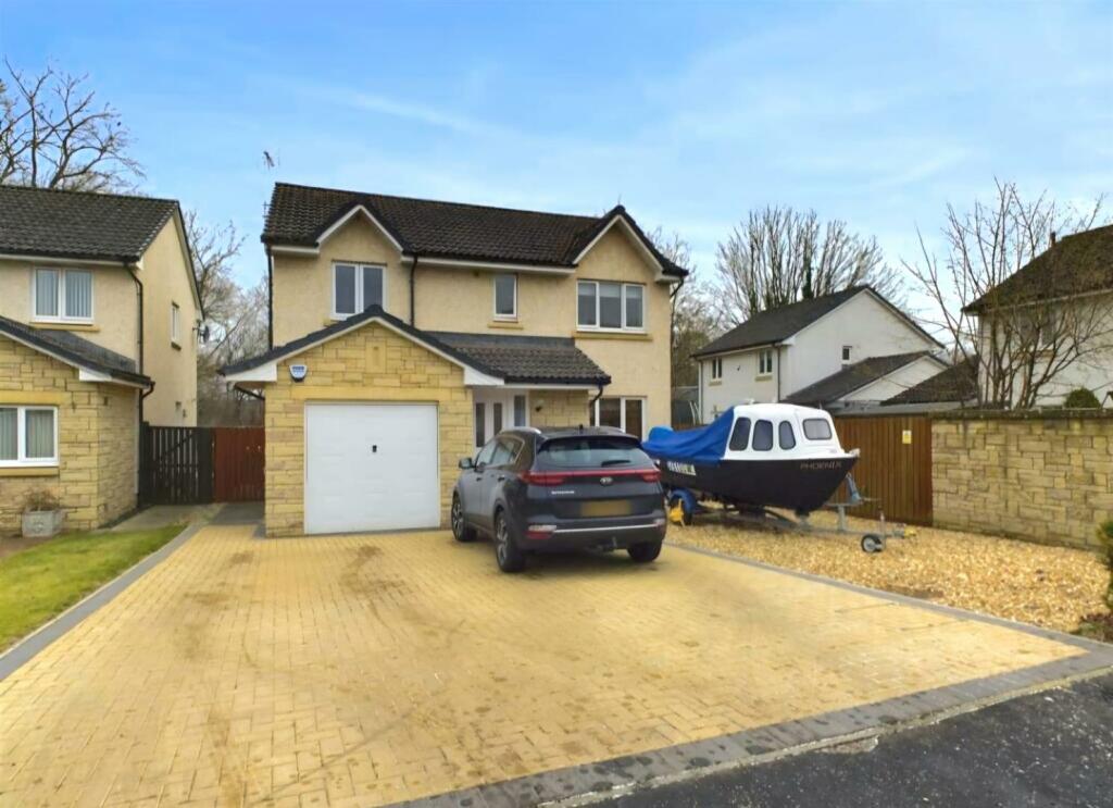 4 bedroom detached house for sale in 20 Coats Drive, Luncarty, Perth