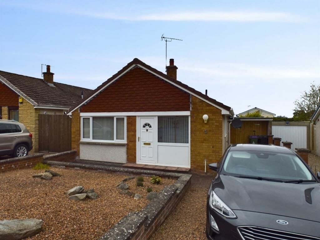 2 bedroom detached bungalow for sale in 11 Muirend Gardens, Perth