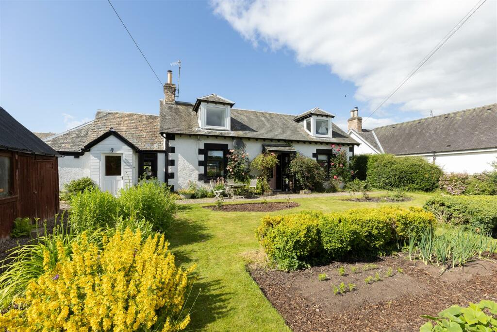 3 bedroom detached house for sale in Ochilview, 67 Main Street, Methven