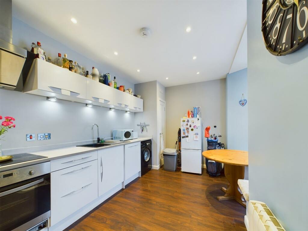 Main image of property: 236a High Street, Perth, PH1 5QJ