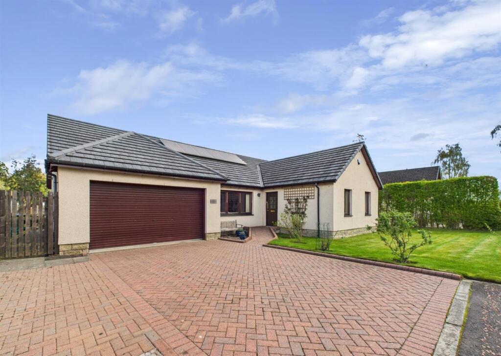 Main image of property: 26 Kinclaven Gardens, Murthly, PH1 4EX