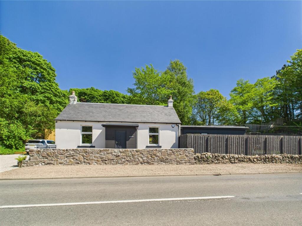 Main image of property: Robin Cottage, Main Street, Glenfarg, PH2 9NY