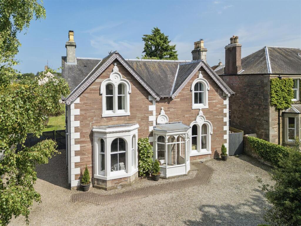 Main image of property: 122 Perth Road, Blairgowrie, PH10 6ED